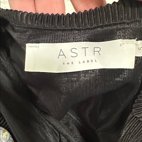 🌷 Bundle of 3 NWT/NWOT ASTR Cropped Blouses - Picture 14 of 14